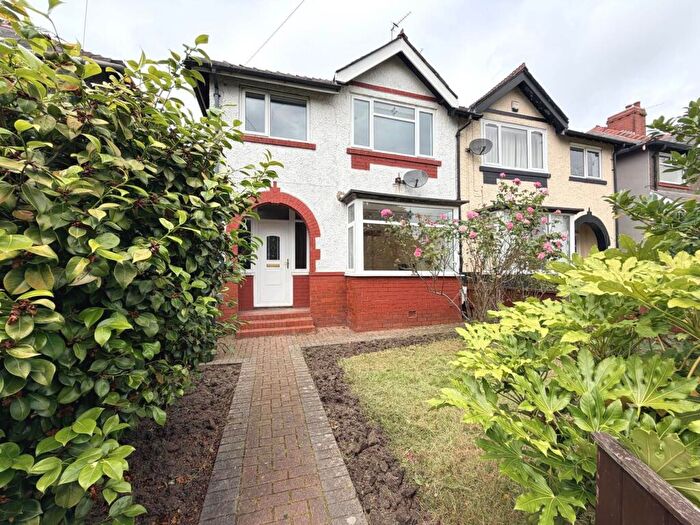 3 Bedroom Semi-Detached House For Sale In Garstang Road West, Blackpool, FY3