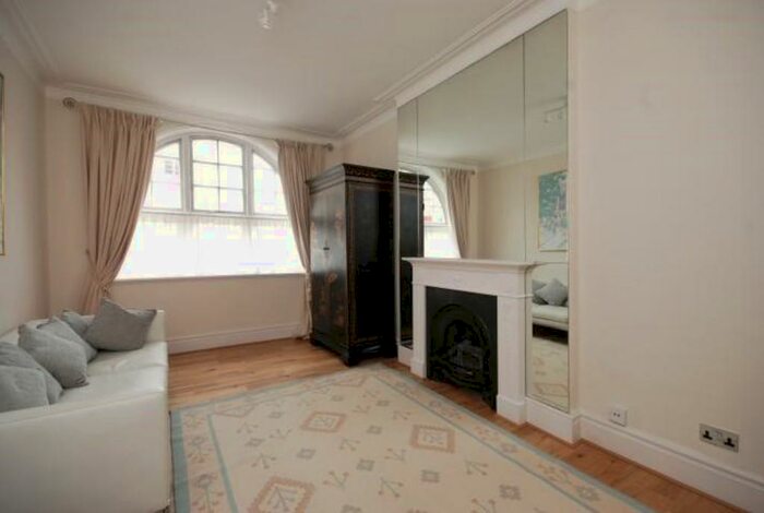 3 Bedroom Apartment To Rent In Longford Street, Regent`s Park, NW1