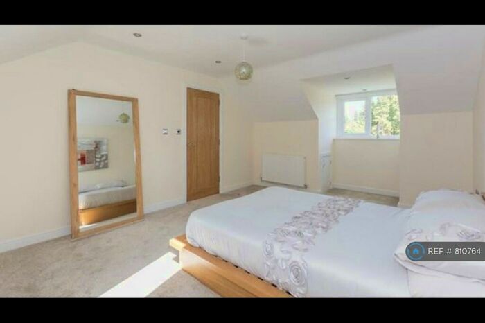 5 Bedroom Detached House To Rent In St. Bernards Road, Solihull, B92