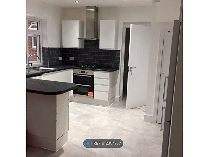 4 Bedroom Semi-Detached House To Rent In Barley Lane, Ilford, IG3