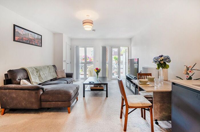1 Bedroom Flat For Sale In Cushing House, Russell Hill, Purley, CR8