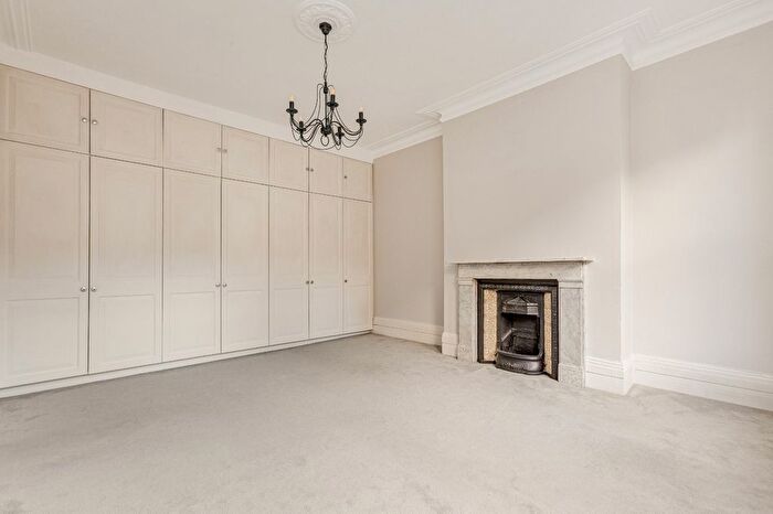 Studio To Rent In Ellerker Gardens, Richmond, TW10