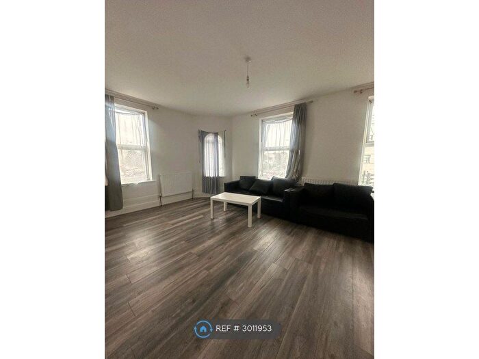 1 Bedroom Flat To Rent In High Road, Romford, RM6