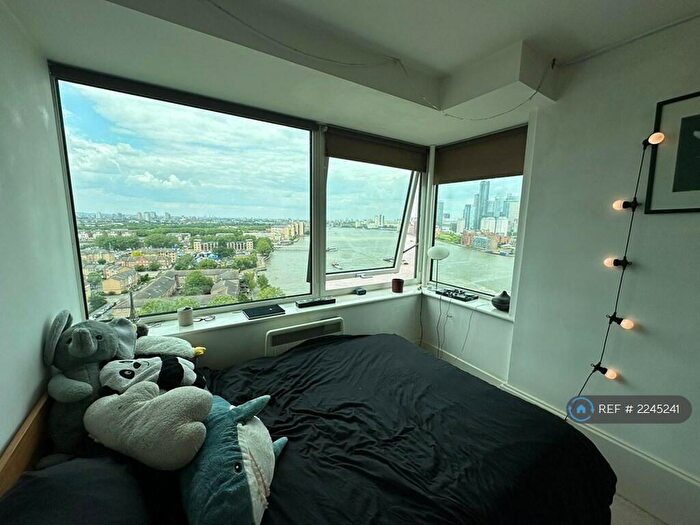 2 Bedroom Flat To Rent In Aragon Tower, London, SE8