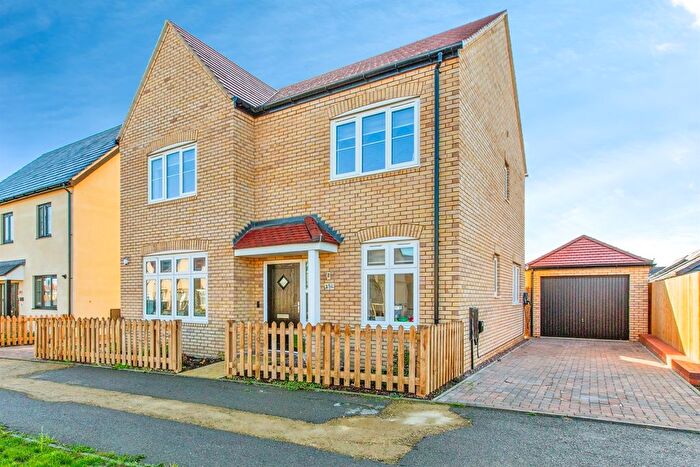4 Bedroom Detached House For Sale In Cavell Avenue, West Cambourne, Cambridge, CB23