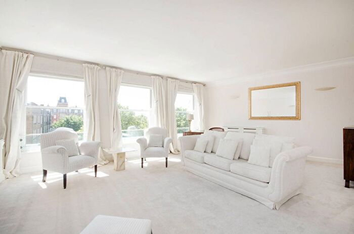 2 Bedroom Flat For Sale In Earls Court Square, Earls Court, London, SW5