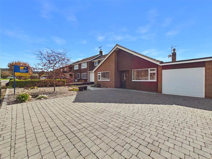 3 Bedroom Bungalow For Sale In Ashley Close, Charlton Kings, Cheltenham, Gloucestershire, GL52