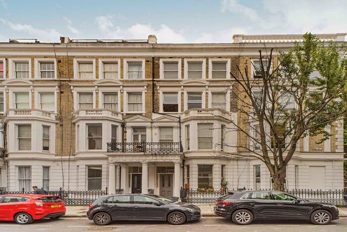 2 Bedroom Flat To Rent In Castletown Road, London, W14