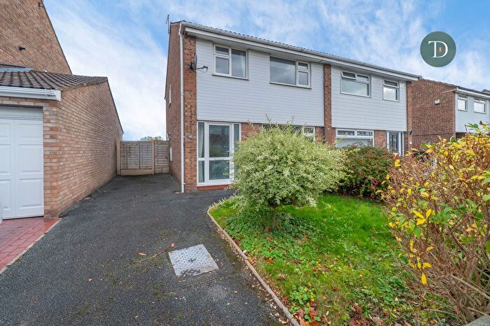 3 Bedroom Semi Detached House For Sale In Halton Road, Great Sutton, Ellesmere Port, CH66