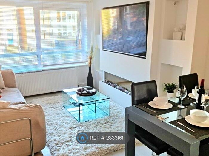 2 Bedroom Flat To Rent In Leyton Court Forest Hill, Forest Hill, SE23