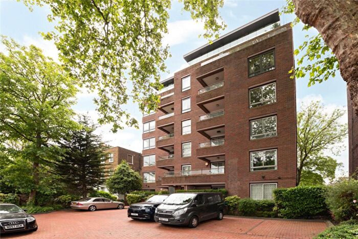 3 Bedroom Apartment For Sale In Haverstock Hill, London, NW3