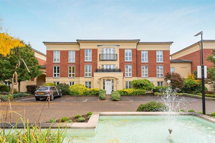 3 Bedroom Flat To Rent In Trevelyan Court, Windsor, SL4