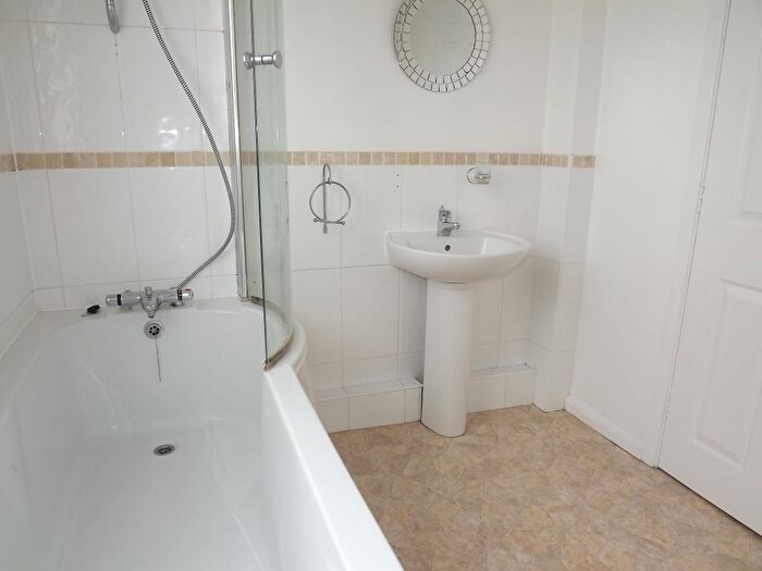 1 Bedroom Flat To Rent In London Road, Leigh On Sea, SS9