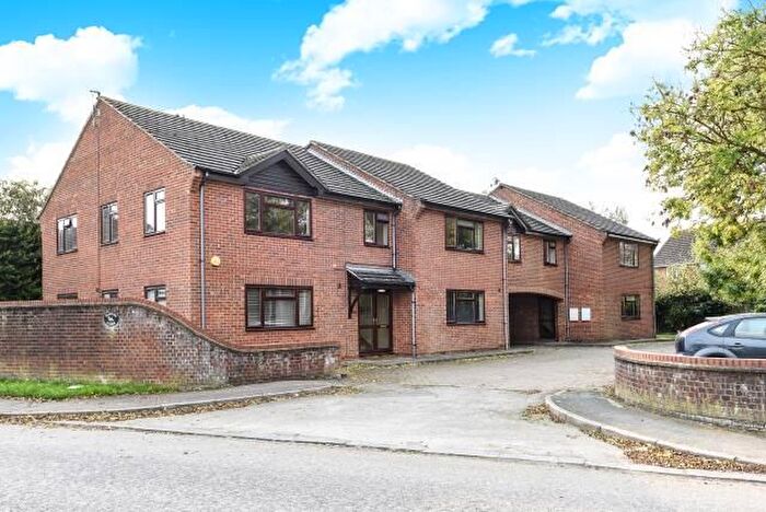 2 Bedroom Flat To Rent In Parsley Close, Aston Clinton, Aylesbury, HP22