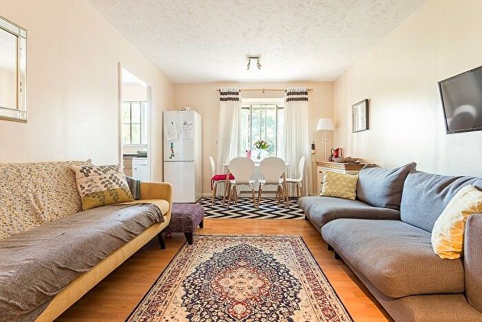 2 Bedroom Flat To Rent In Alexandra Road, Wimbledon, SW19