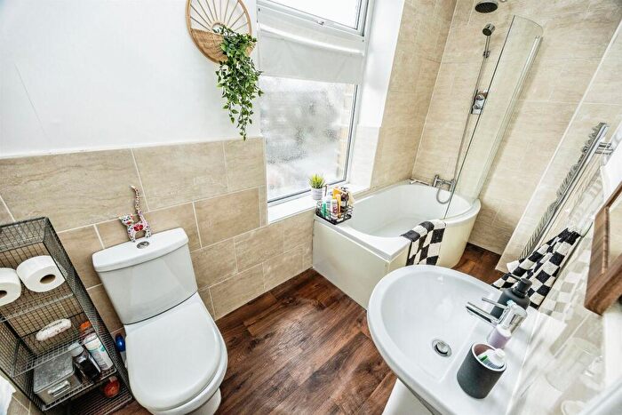 2 Bedroom End Of Terrace House For Sale In Upper Fountain Street, Sowerby Bridge, HX6