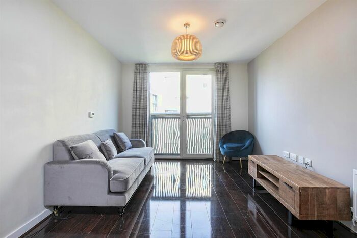 1 Bedroom Flat To Rent In Woods House, Grosvenor Waterside, Gatliff Road, London, SW1W