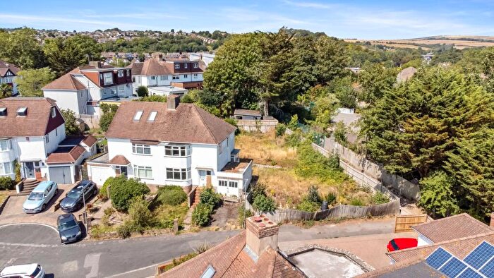 3 Bedroom Semi-Detached House For Sale In Overhill Drive, Brighton, BN1