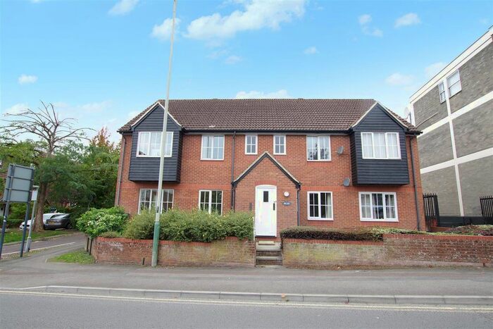 1 Bedroom Flat To Rent In Dewell Mews, Old Town, Swindon, SN3