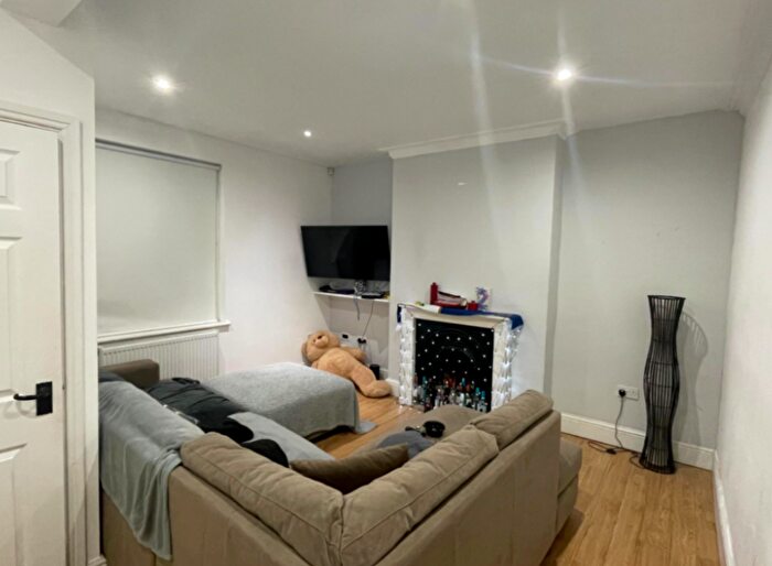 5 Bedroom Town House To Rent In Queen Square, Leeds, West Yorkshire, LS2