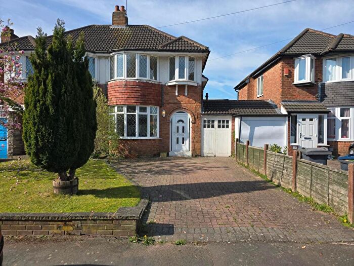 3 Bedroom Semi-Detached House To Rent In Elizabeth Road, New Oscott, Sutton Coldfield, B73