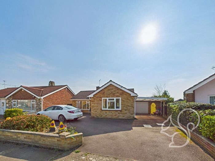 2 Bedroom Detached Bungalow For Sale In Reynolds Avenue, Colchester, CO3