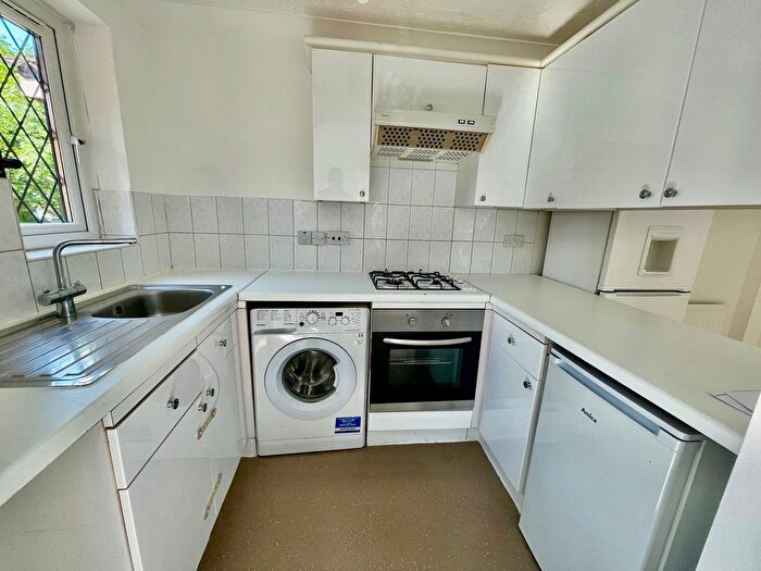 1 Bedroom End Of Terrace House To Rent In Cedar Wood Drive, Watford, WD25