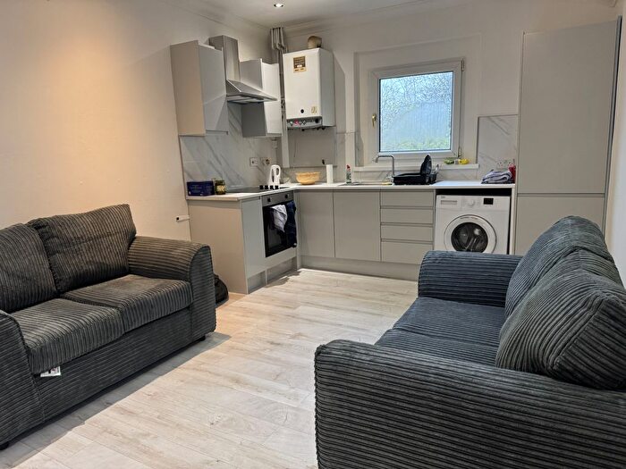 4 Bedroom Flat To Rent In Miskin Street, Cathays, Cardiff, CF24