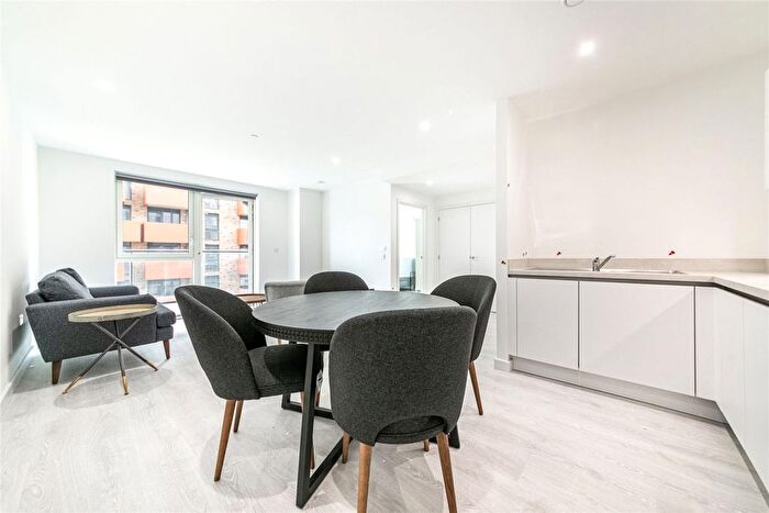 1 Bedroom Flat To Rent In Barratt House, Hounslow, TW3