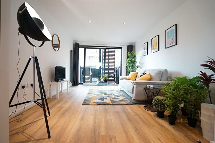 1 Bedroom Flat To Rent In Hornsey Street, London, Epc Rating B, N7