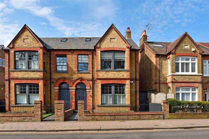 2 Bedroom Apartment To Rent In St. Leonards Road, Windsor, Berkshire, SL4