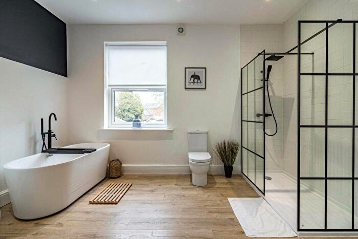 3 Bedroom Apartment To Rent In Woodborough Road, Nottingham, Nottinghamshire, NG3