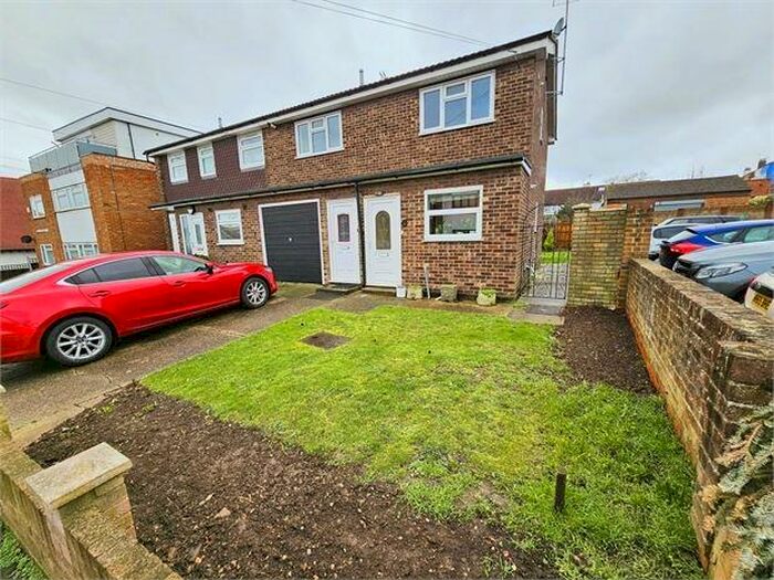 1 Bedroom Apartment To Rent In Crescent Road, Leigh On Sea, Leigh On Sea, SS9