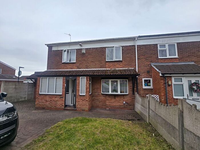 4 Bedroom Semi Detached House For Sale In Tangmere Drive, Birmingham, West Midlands, B35
