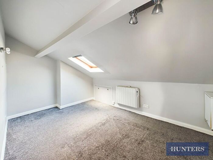 1 Bedroom Flat For Sale In Grosvenor Crescent, Scarborough, YO11