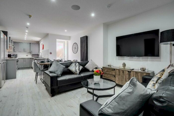 6 Bedroom Terraced House To Rent In Halsbury Road, Liverpool, Merseyside, L6