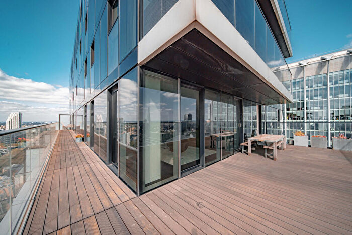 3 Bedroom Apartment To Rent In The Heron, Moor Lane, London, EC2Y