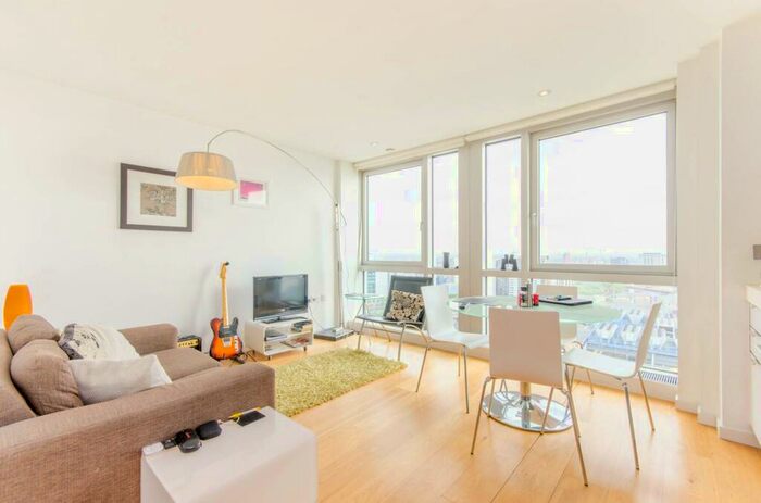 Studio To Rent In Ontario Tower, Canary Wharf, London, E14