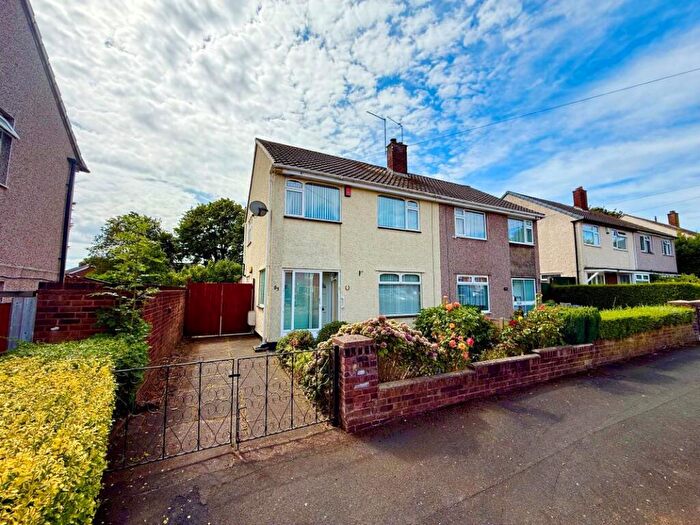 3 Bedroom Semi Detached House For Sale In Winchester Road, West Bromwich, B71