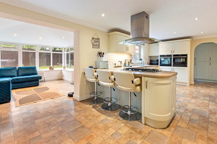 6 Bedroom Detached House For Sale In Burgon Crescent, Winterton, DN15