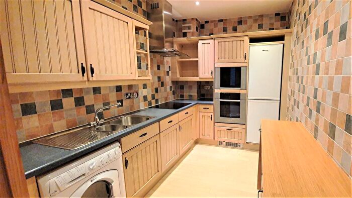 2 Bedroom Apartment To Rent In Foregate Street, Chester, CH1