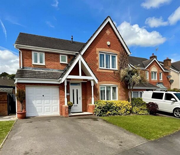 4 Bedroom Detached House For Sale In Maenol Glasfryn, Llangennech, Llanelli, SA14