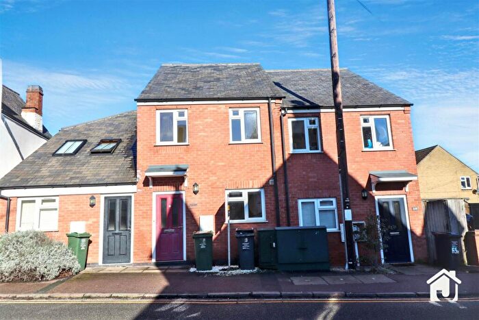 2 Bedroom Town House For Sale In Bradgate Road, Anstey, Leicestershire, LE7