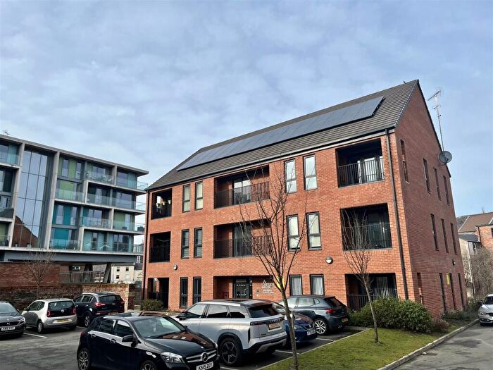 2 Bedroom Apartment For Sale In Castle Street, Stalybridge, SK15
