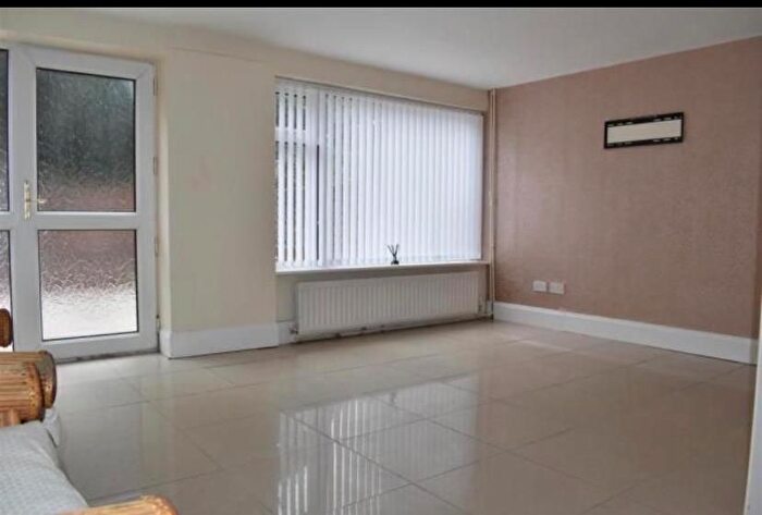 3 Bedroom Semi-Detached House To Rent In Simons Close, Whiston, Prescot, L35