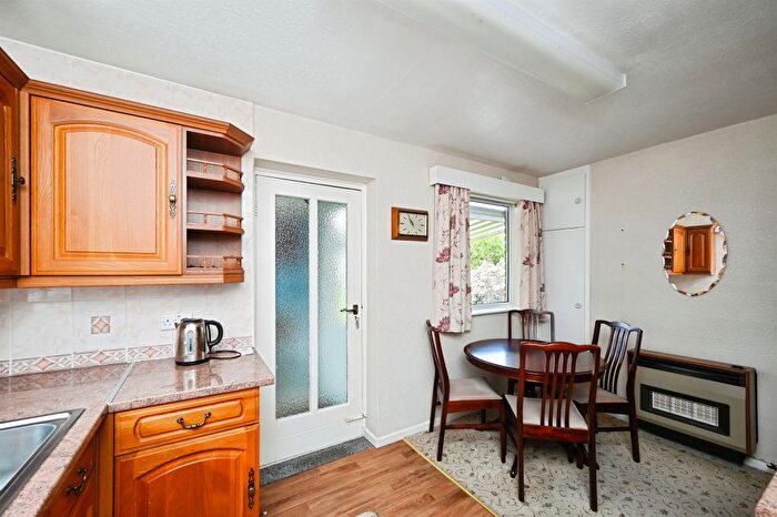 2 Bedroom Semi-Detached Bungalow For Sale In Pennine Avenue, Riddings, Alfreton, DE55