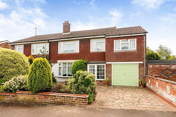 4 Bedroom Semi-Detached House For Sale In Starling Way, Bedford, MK41