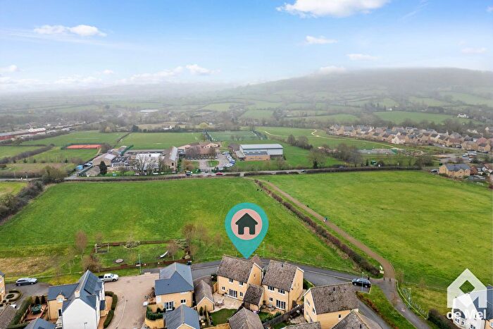 4 Bedroom Detached House For Sale In Oldhill Grove, Winchcombe, GL54