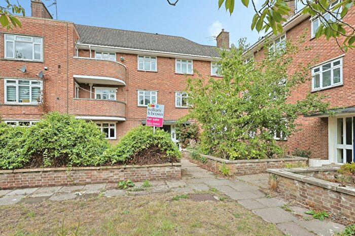 2 Bedroom Flat For Sale In Cherry Close, Norwich, NR1