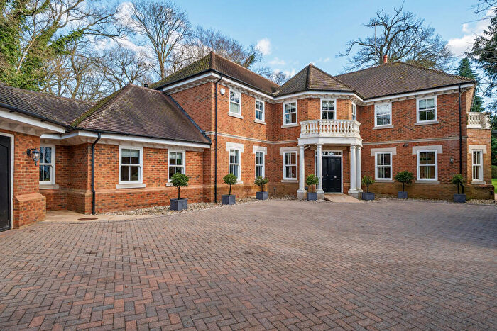 5 Bedroom Detached House For Sale In Fairacres, Cobham, KT11